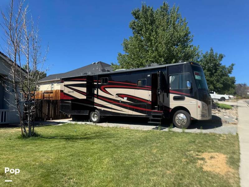 2017 Winnebago Sunstar LX 35F, $ 63,000