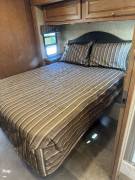 2017 Winnebago Sunstar LX 35F, $ 63,000