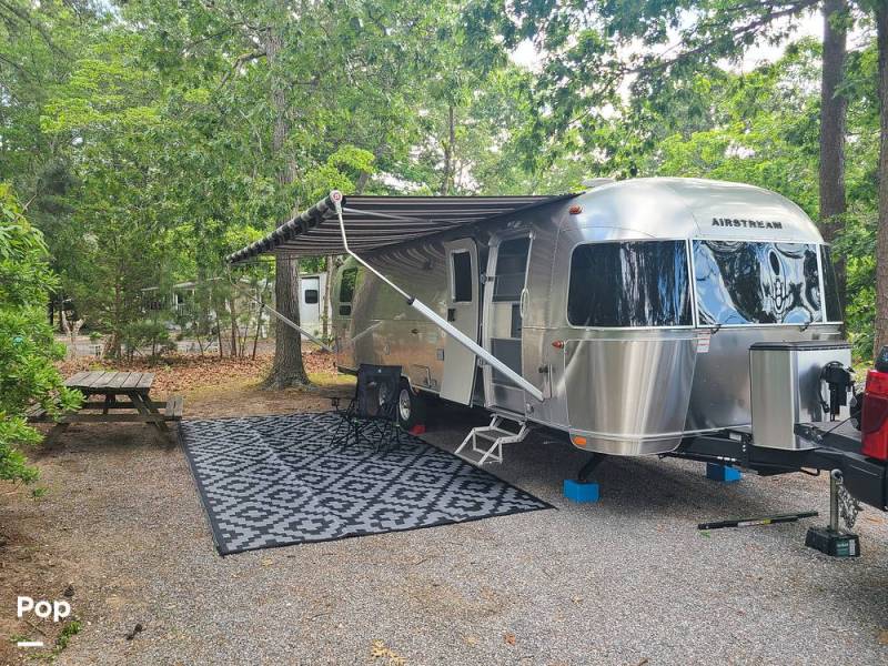 2025 Airstream Globetrotter 30RB, $ 155,000