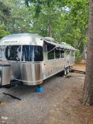 2025 Airstream Globetrotter 30RB, $ 155,000