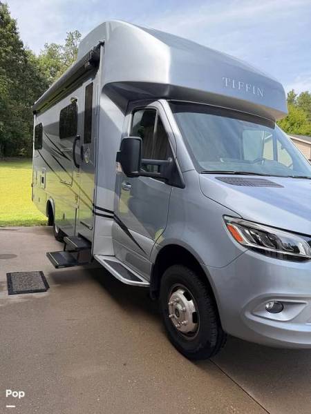 2023 Tiffin Wayfarer 25TW, $ 128,000