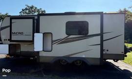 2022 Forest River Flagstaff Micro Lite 25FBLS, $ 24,995