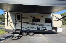2022 Forest River Flagstaff Micro Lite 25FBLS, $ 24,995