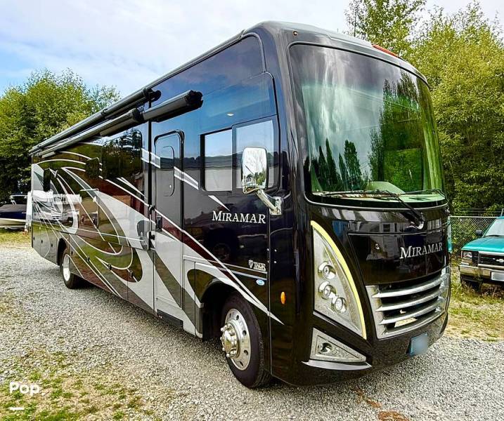2022 Thor Motor Coach Miramar 35.2, $ 119,900