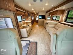 2022 Thor Motor Coach Miramar 35.2, $ 119,900