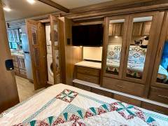 2022 Thor Motor Coach Miramar 35.2, $ 119,900