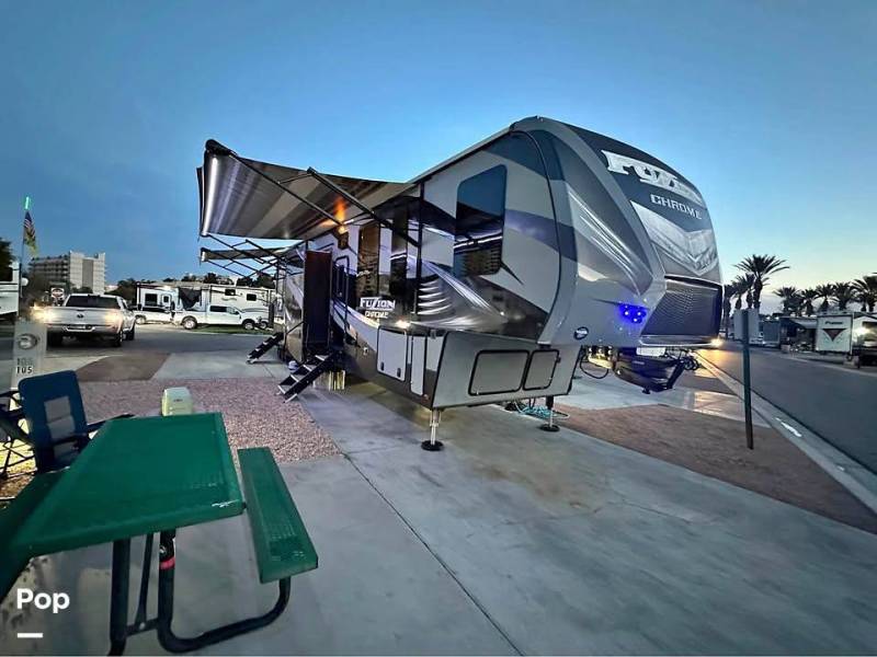 2015 Keystone Fuzion Chrome 403, $ 50,000