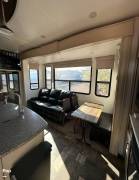2015 Keystone Fuzion Chrome 403, $ 50,000