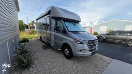 2021 Tiffin Wayfarer 25RW, $ 127,000
