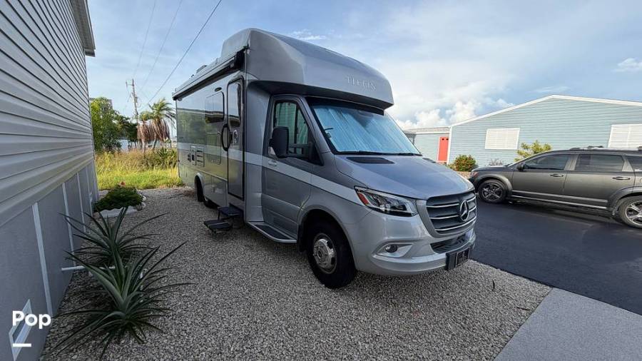 2021 Tiffin Wayfarer 25RW, $ 127,000