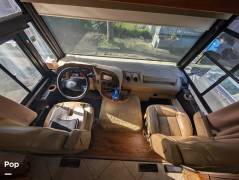 2012 Winnebago Adventurer 37F, $ 47,900