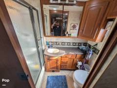 2012 Winnebago Adventurer 37F, $ 47,900