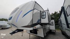 2023 Cherokee Arctic Wolf 3770SUITE, $ 51,300
