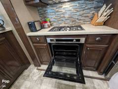 2018 Keystone Redwood 3991RD, $ 49,900