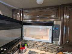 2018 Keystone Redwood 3991RD, $ 49,900