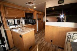 2018 Winnebago Sunstar LX 27N, $ 69,250