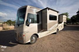 2018 Winnebago Sunstar LX 27N, $ 69,250
