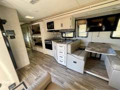 2022 Thor Motor Coach A.C.E. 32.3, $ 106,000