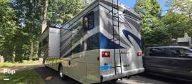2018 Winnebago Sunstar LX 35F, $ 77,000