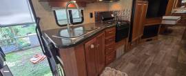 2018 Winnebago Sunstar LX 35F, $ 77,000