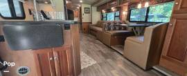 2018 Winnebago Sunstar LX 35F, $ 77,000