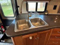 2018 Winnebago Sunstar LX 35F, $ 77,000
