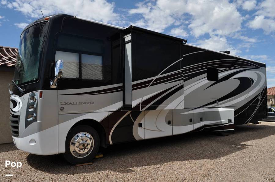 2017 Thor Motor Coach Challenger 37KT, $ 91,200