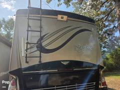 2015 Fleetwood Discovery 40G, $ 100,000