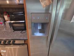2015 Fleetwood Discovery 40G, $ 100,000