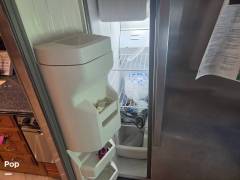 2015 Fleetwood Discovery 40G, $ 100,000