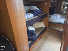 2015 Fleetwood Discovery 40G, $ 100,000