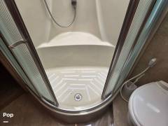 2015 Fleetwood Discovery 40G, $ 100,000