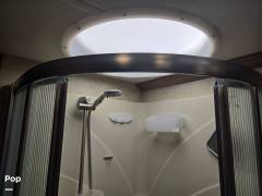 2015 Fleetwood Discovery 40G, $ 100,000