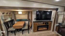 2019 Coachmen Chaparral 285RLS, $ 27,000