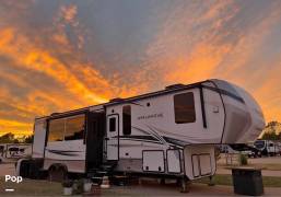 2022 Keystone Avalanche 390DS, $ 57,500