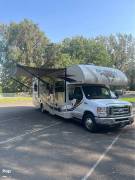 2019 Thor Motor Coach Outlaw 29J, $ 71,200