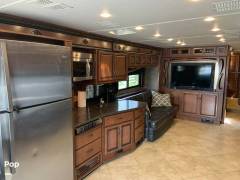 2014 Fleetwood Expedition 40X, $ 117,000