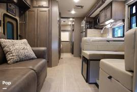 2021 Thor Motor Coach Magnitude XG32, $ 152,000