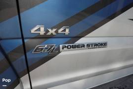2021 Thor Motor Coach Magnitude XG32, $ 152,000