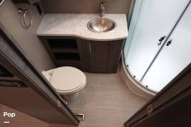 2021 Thor Motor Coach Magnitude XG32, $ 152,000