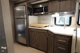 2021 Thor Motor Coach Magnitude XG32, $ 152,000