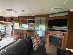 2017 Fleetwood Bounder 33C, $ 72,300