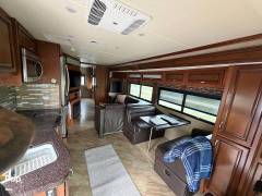2017 Fleetwood Bounder 33C, $ 72,300