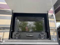 2017 Fleetwood Bounder 33C, $ 72,300