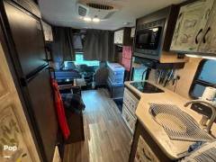2019 Thor Motor Coach Majestic 23A, $ 23,000