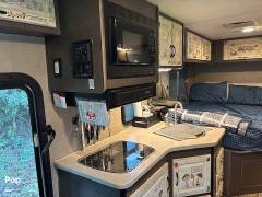 2019 Thor Motor Coach Majestic 23A, $ 23,000