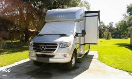 2022 Tiffin Wayfarer 25RW, $ 112,000
