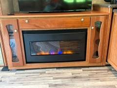 2017 Winnebago Sightseer 36Z, $ 105,000