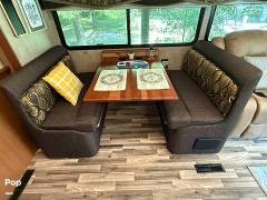 2017 Winnebago Sightseer 36Z, $ 105,000