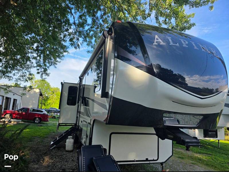 2021 Keystone Alpine 3220RL, $ 41,900
